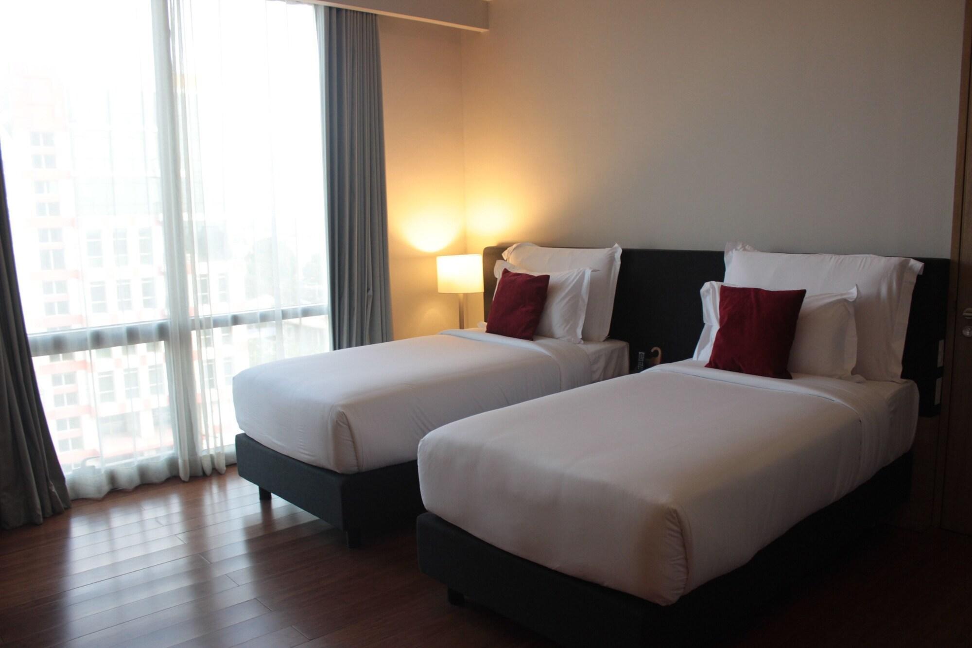 Privato Quezon City - Multiple Use Hotel Esterno foto