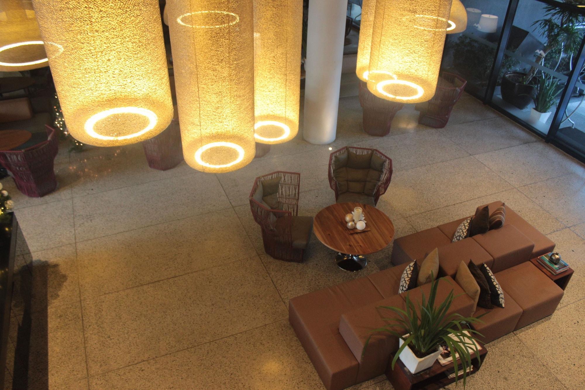 Privato Quezon City - Multiple Use Hotel Esterno foto