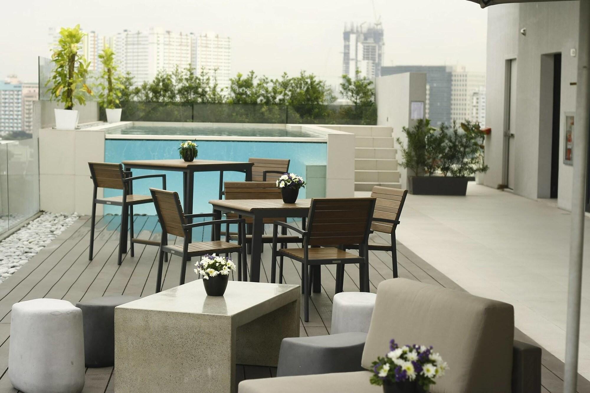 Privato Quezon City - Multiple Use Hotel Esterno foto