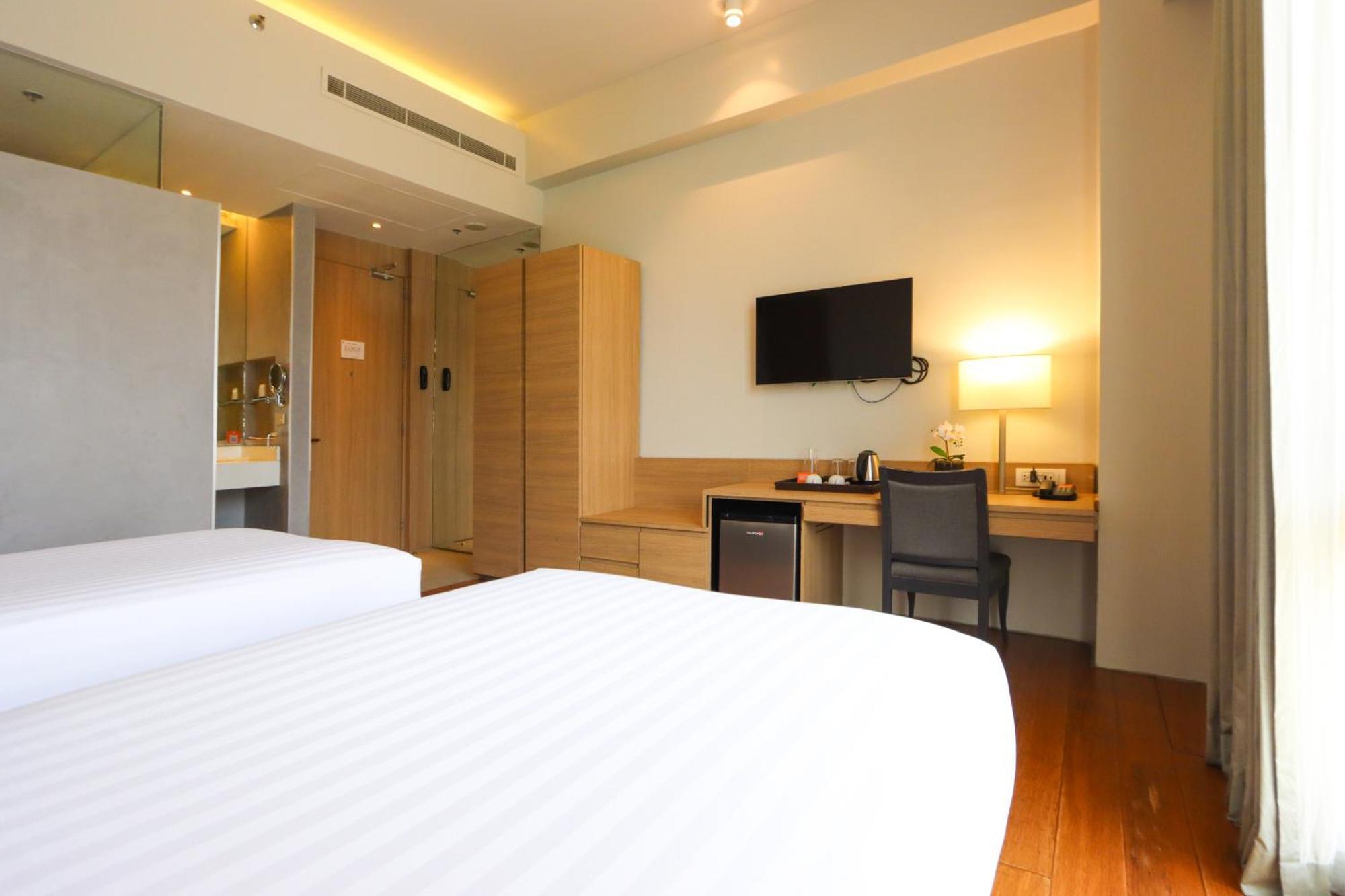 Privato Quezon City - Multiple Use Hotel Manila Esterno foto