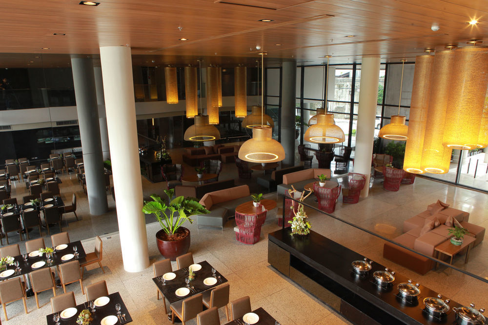 Privato Quezon City - Multiple Use Hotel Esterno foto