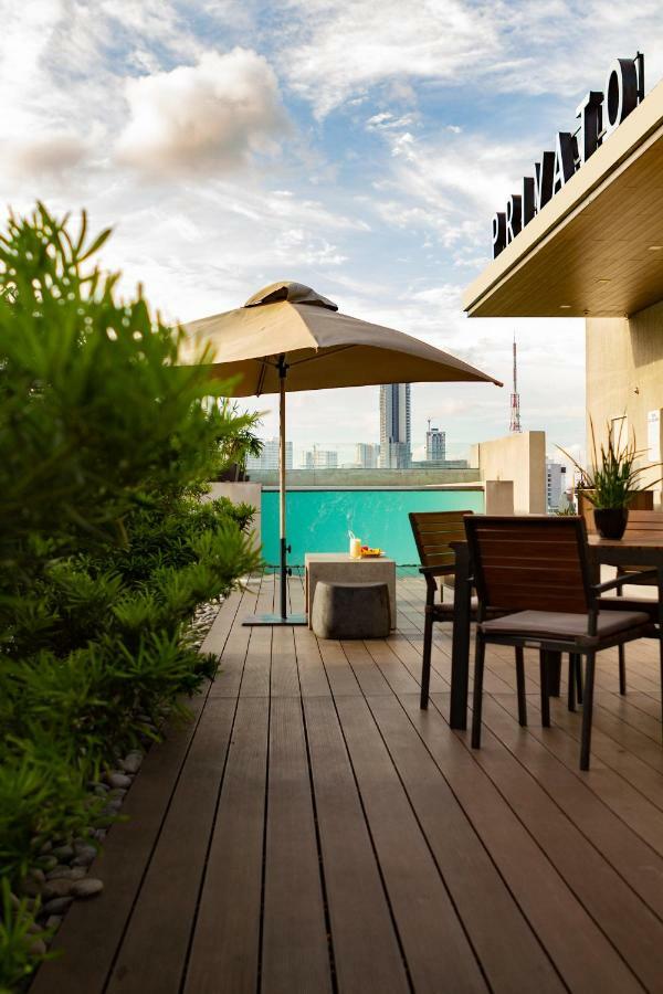 Privato Quezon City - Multiple Use Hotel Esterno foto